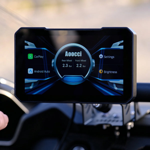 Rider using Aoocci motorcycle smart display — accessories and mounts